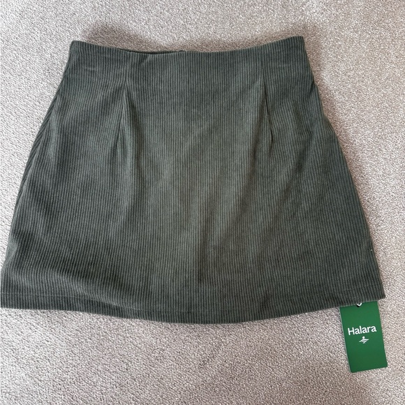 HALARA Women's Ribbed Dark Green Mini Skirt - Picture 1 of 3